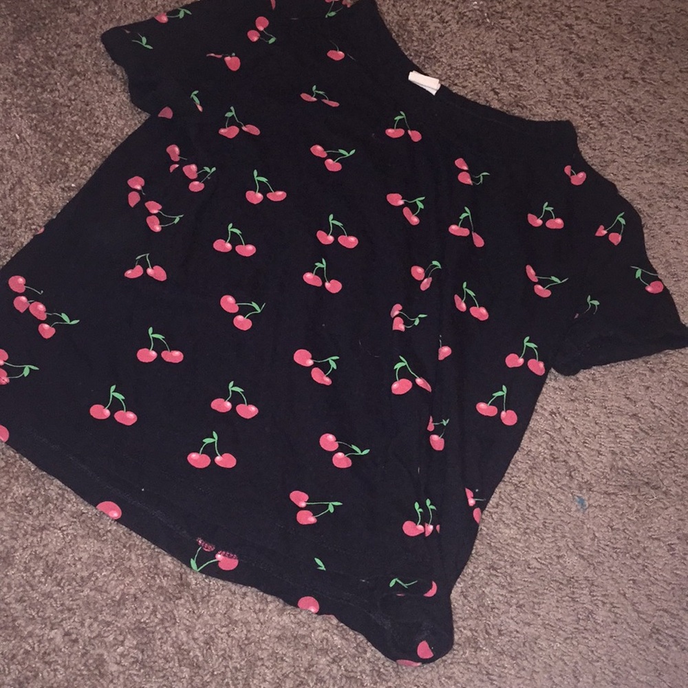 Cherry cropped tee